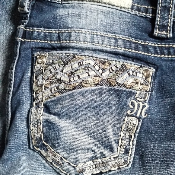 Miss Me mid rise capris - Picture 5 of 8